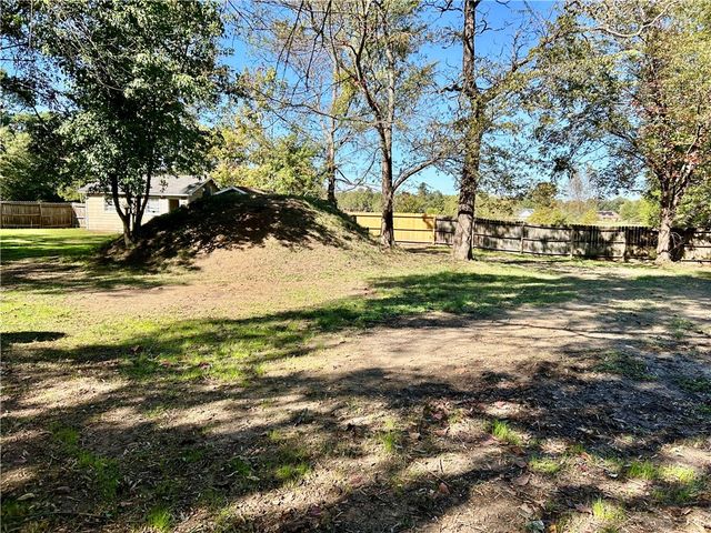 2502 W 12th Street, Russellville, AR 72801