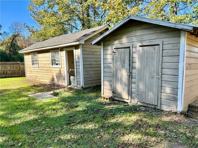 2502 W 12th Street, Russellville, AR 72801