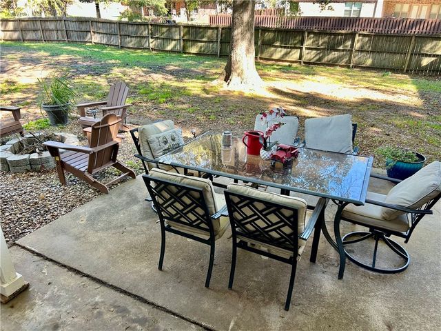 2502 W 12th Street, Russellville, AR 72801