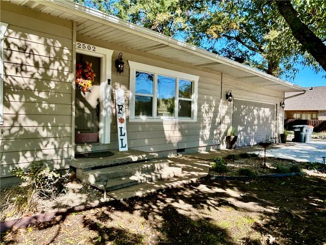 2502 W 12th Street, Russellville, AR 72801