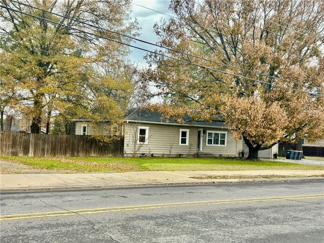 2502 W 12th Street, Russellville, AR 72801