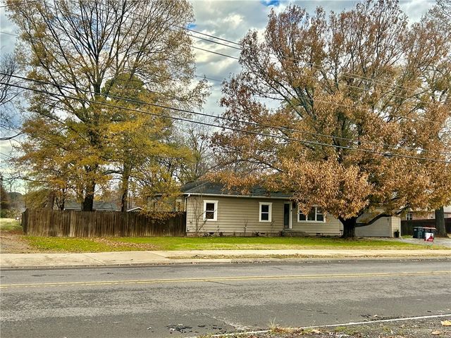 2502 W 12th Street, Russellville, AR 72801