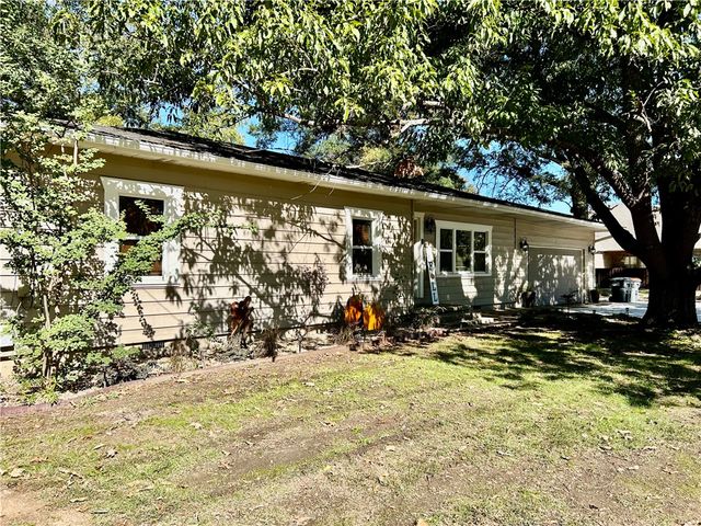 2502 W 12th Street, Russellville, AR 72801
