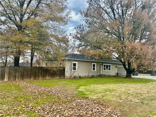 2502 W 12th Street, Russellville, AR 72801