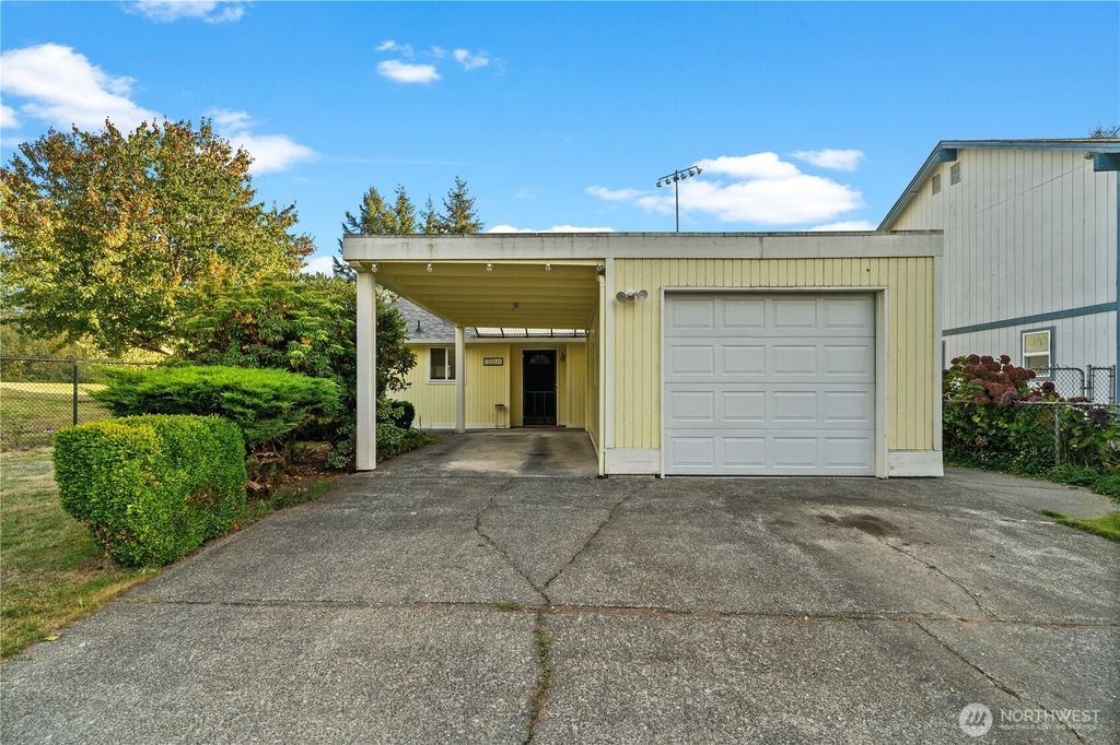 1218 NE 30th St, Auburn, WA 98002