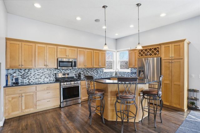 10140 Deer Haven Court, Lakeville, MN 55044