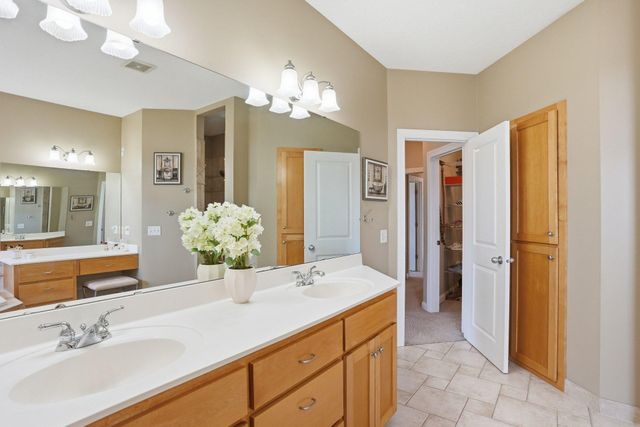 10140 Deer Haven Court, Lakeville, MN 55044