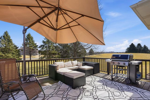 10140 Deer Haven Court, Lakeville, MN 55044