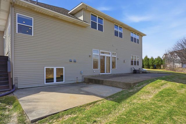 10140 Deer Haven Court, Lakeville, MN 55044