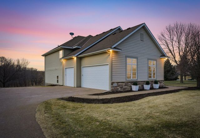 10140 Deer Haven Court, Lakeville, MN 55044