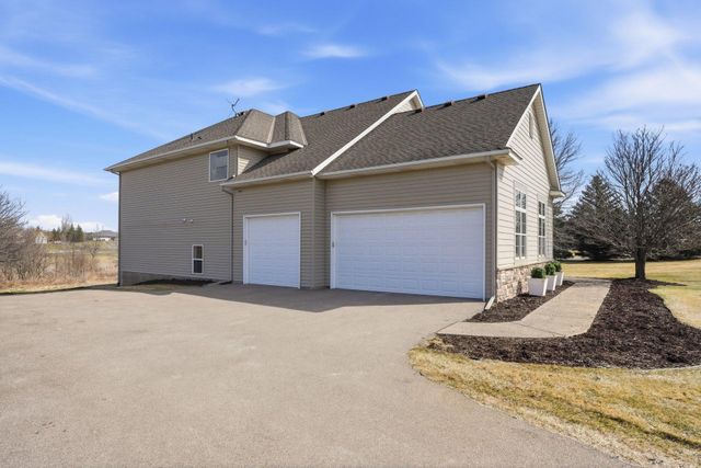 10140 Deer Haven Court, Lakeville, MN 55044