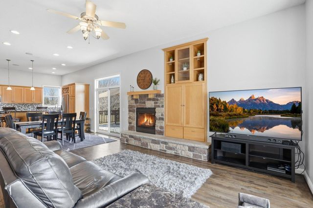 10140 Deer Haven Court, Lakeville, MN 55044