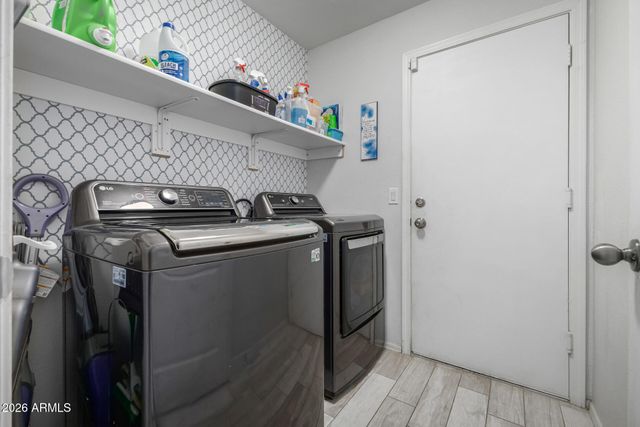 2403 E Rosemonte Drive, Phoenix, AZ 85050