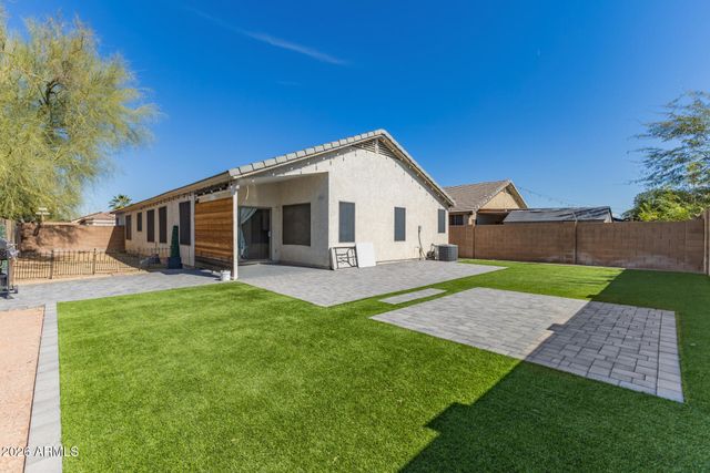 2403 E Rosemonte Drive, Phoenix, AZ 85050