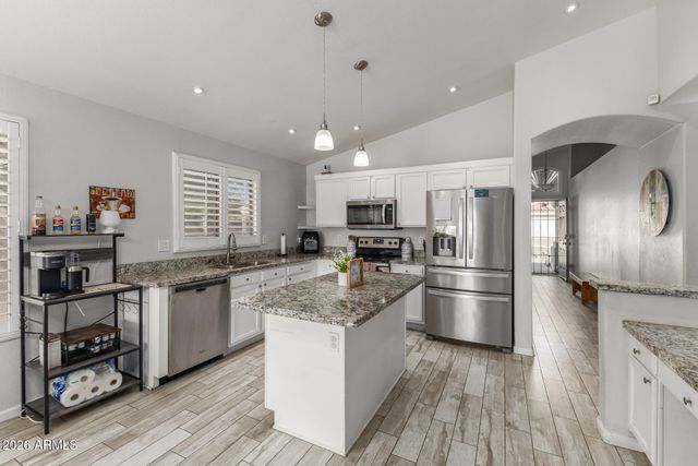 2403 E Rosemonte Drive, Phoenix, AZ 85050