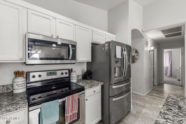 2403 E Rosemonte Drive, Phoenix, AZ 85050