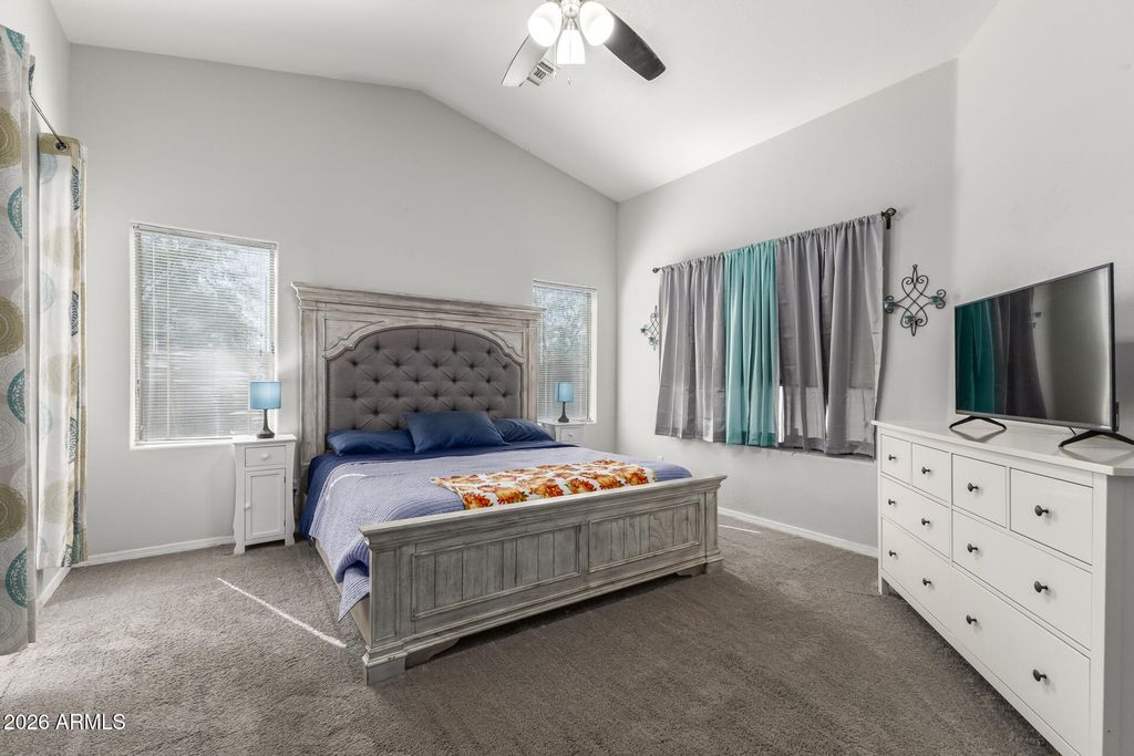 Image 15 of property listing at 2403 E Rosemonte Drive, Phoenix, AZ 85050