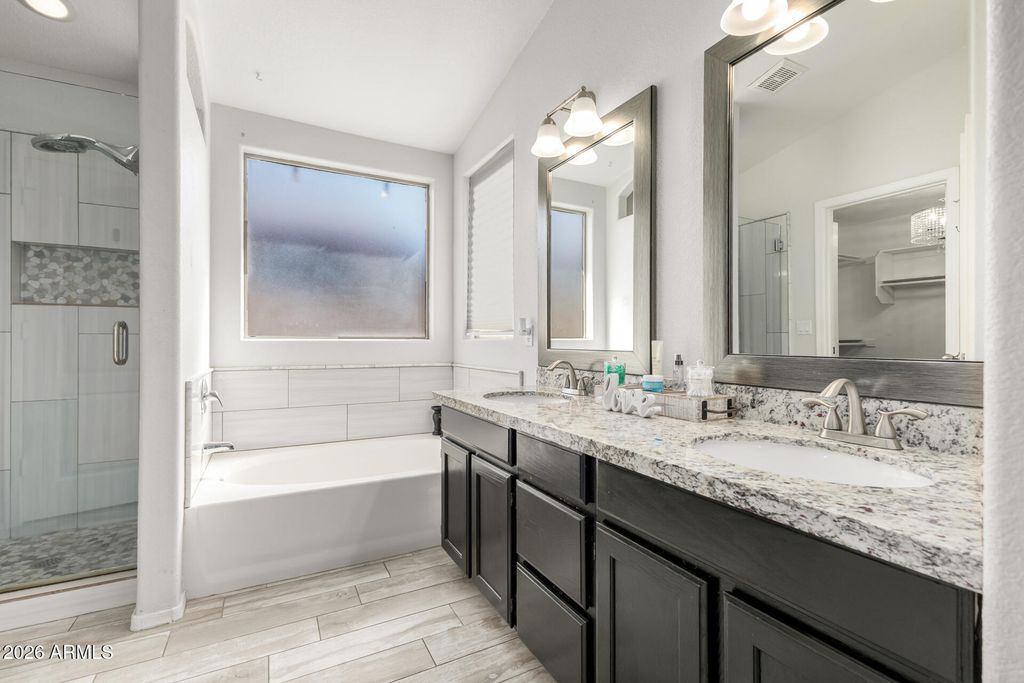 Image 18 of property listing at 2403 E Rosemonte Drive, Phoenix, AZ 85050