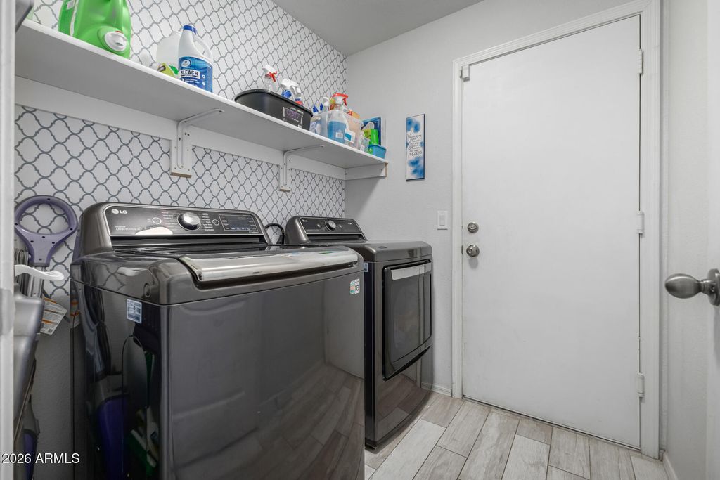 Image 25 of property listing at 2403 E Rosemonte Drive, Phoenix, AZ 85050