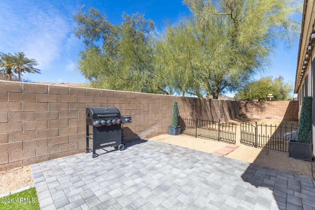 Image 27 of property listing at 2403 E Rosemonte Drive, Phoenix, AZ 85050