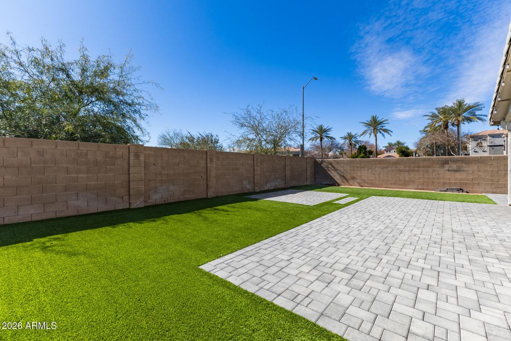 Image 31 of property listing at 2403 E Rosemonte Drive, Phoenix, AZ 85050