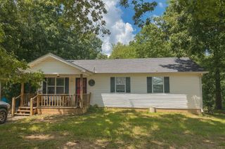 193 A W Schmidt Rd, Tennessee Ridge, TN 37178