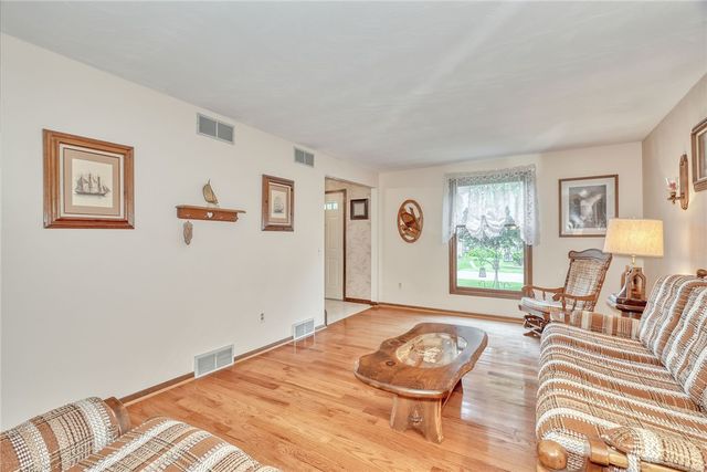 1443 Loughton Drive, Webster, NY 14580