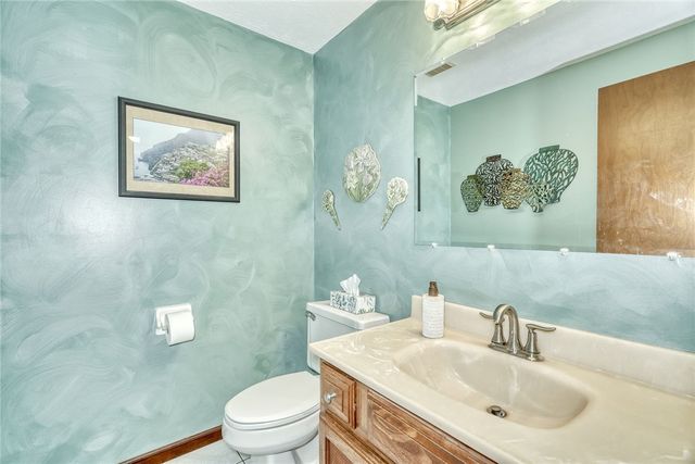 1443 Loughton Drive, Webster, NY 14580