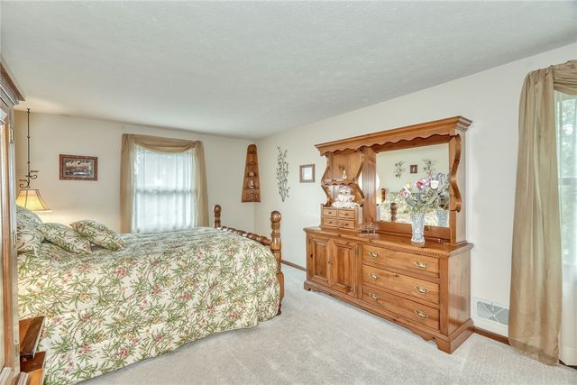 1443 Loughton Drive, Webster, NY 14580