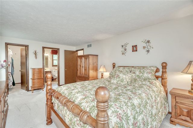 1443 Loughton Drive, Webster, NY 14580