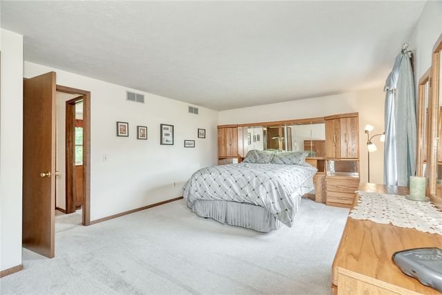 1443 Loughton Drive, Webster, NY 14580