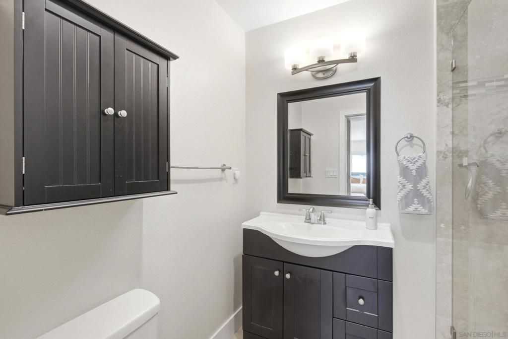 Image 11 of property listing at 4639 Iroquois Ave, San Diego, CA 92117