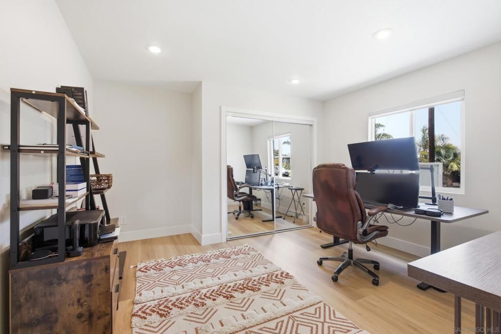 Image 14 of property listing at 4639 Iroquois Ave, San Diego, CA 92117