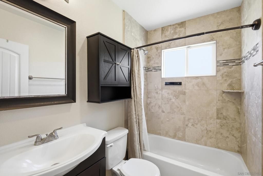 Image 15 of property listing at 4639 Iroquois Ave, San Diego, CA 92117