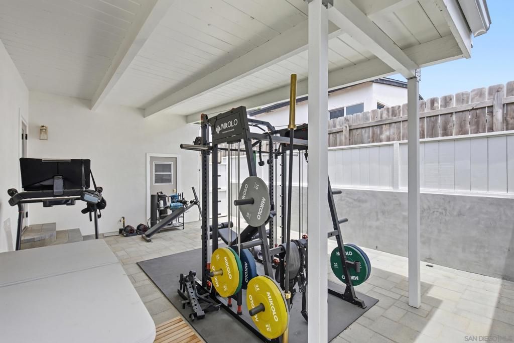 Image 23 of property listing at 4639 Iroquois Ave, San Diego, CA 92117