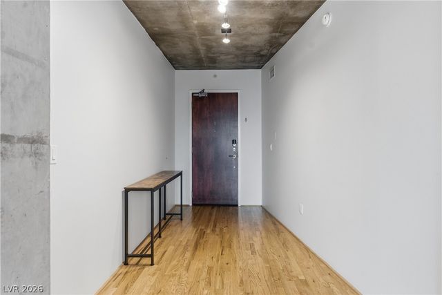 360 East Desert Inn Road 607, Las Vegas, NV 89109