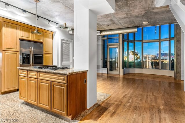 360 East Desert Inn Road 607, Las Vegas, NV 89109