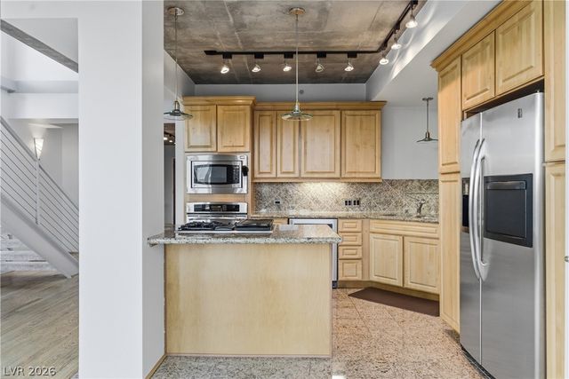 360 East Desert Inn Road 607, Las Vegas, NV 89109