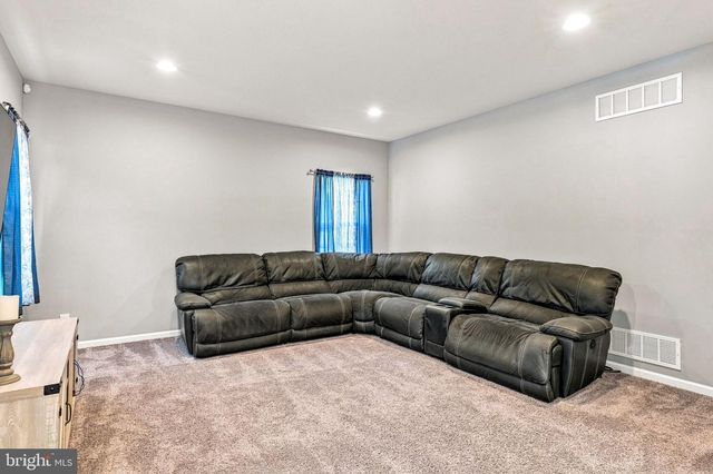 445 WATERFORDS EDGE CT, Atco, NJ 08004