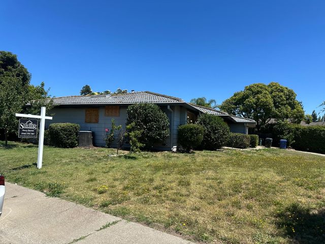 4424 Jasper Ct, Carmichael, CA 95608
