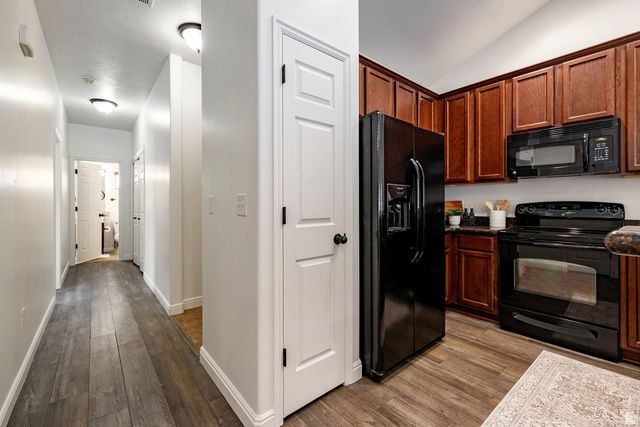1844 W 2300 S, Woods Cross, UT 84087