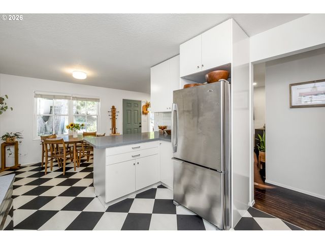 11507 Se YAMHILL St, Portland, OR 97216