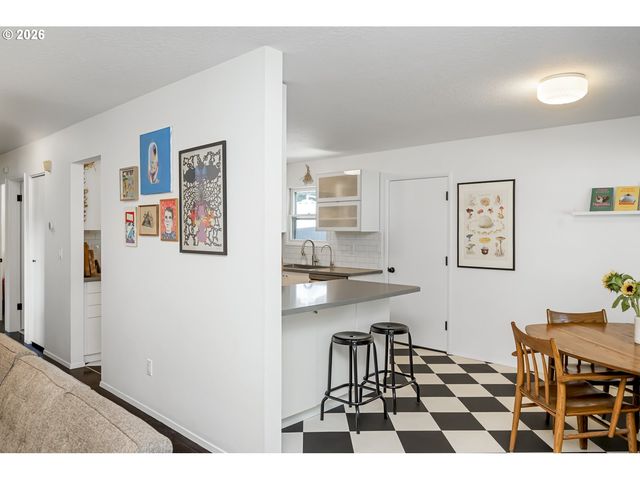 11507 Se YAMHILL St, Portland, OR 97216