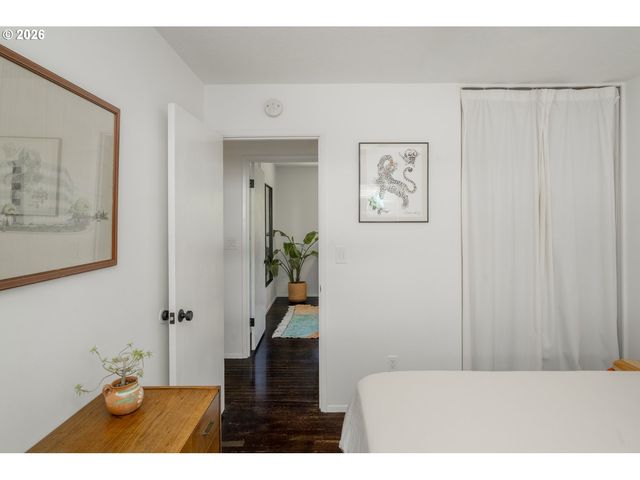 11507 Se YAMHILL St, Portland, OR 97216