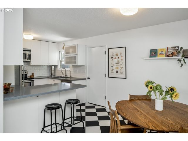 11507 Se YAMHILL St, Portland, OR 97216