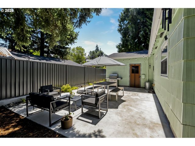 11507 Se YAMHILL St, Portland, OR 97216