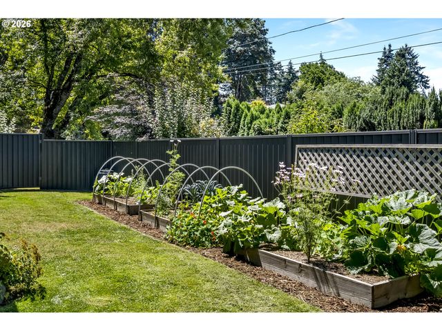 11507 Se YAMHILL St, Portland, OR 97216