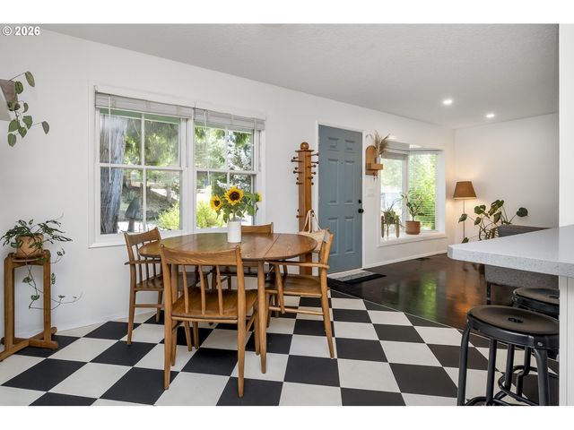 11507 Se YAMHILL St, Portland, OR 97216