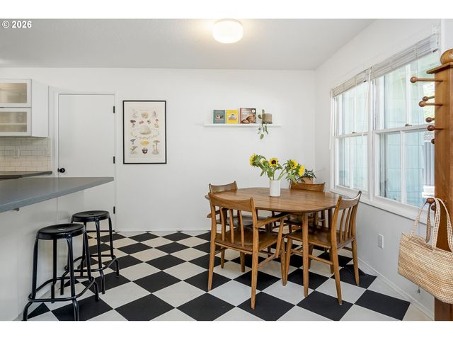 11507 Se YAMHILL St, Portland, OR 97216