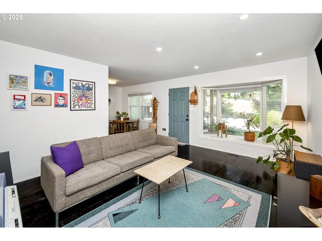 11507 Se YAMHILL St, Portland, OR 97216